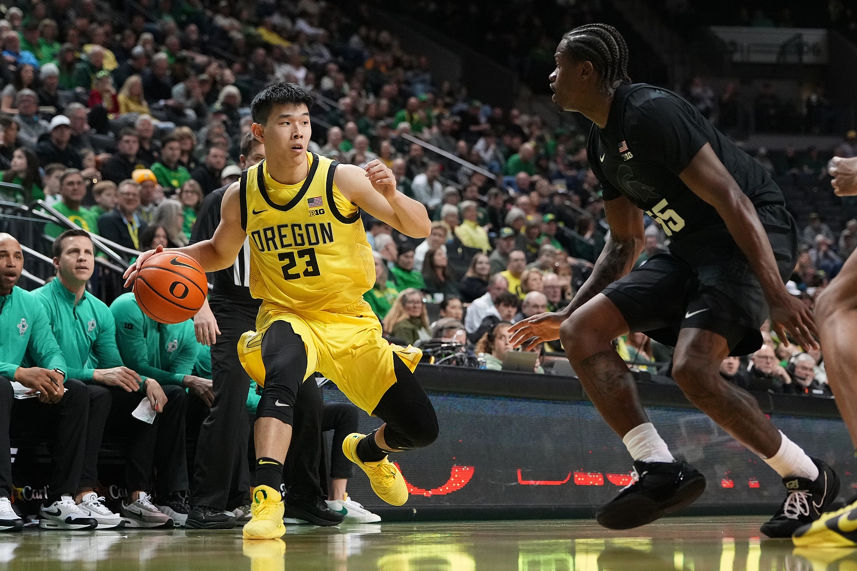 中超免费在线观看-无缘疯三！林葳11分钟2中1拿到5分2助 罚球2中2